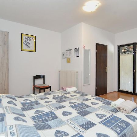 Rooms Veli Vrh 2208 Pula Exterior foto